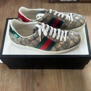 Authentic Gucci GG Ace Supreme Bees Sneakers Unisex